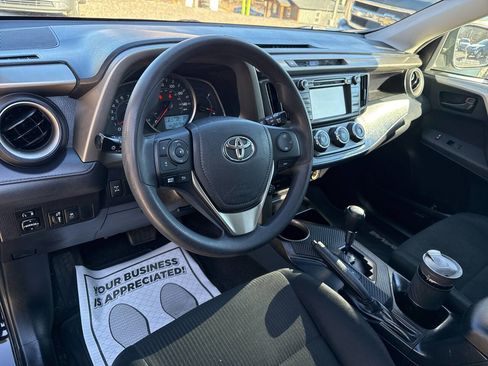 Used 2015 Toyota RAV4 LE image 19