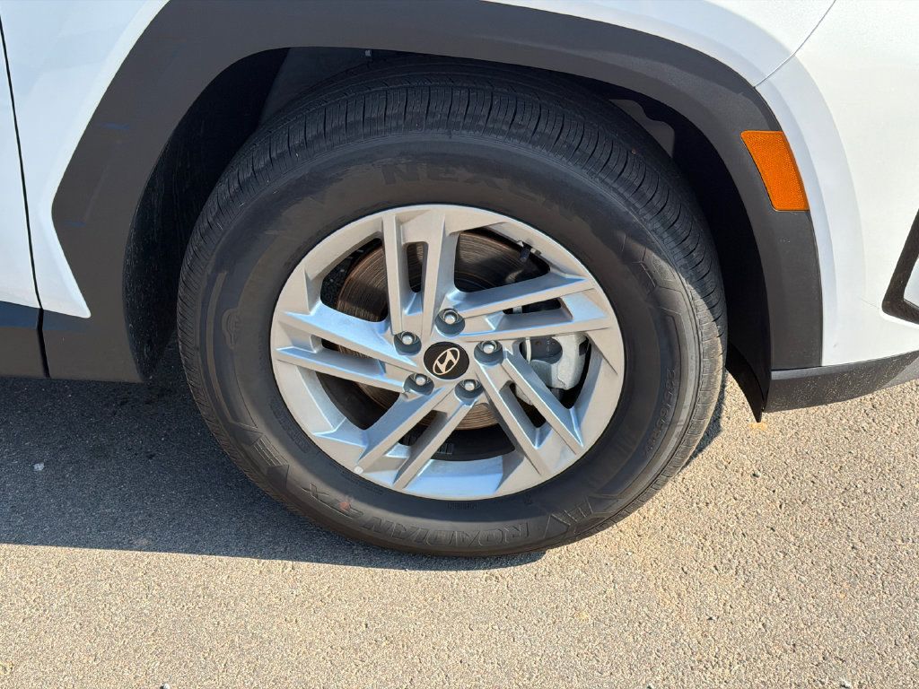 Certified 2026 Hyundai Tucson SE FWD image 12