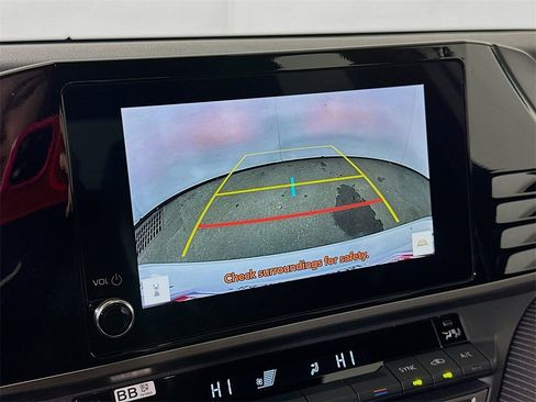 Used 2025 Toyota Camry SE image 10