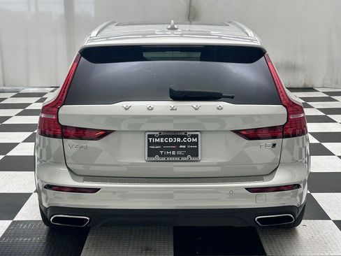 Used 2020 Volvo V60 T5 Cross Country AWD/4WD image 6