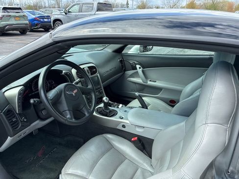 Used 2005 Chevrolet Corvette Coupe w/ Preferred Equipment Group RWD image 12