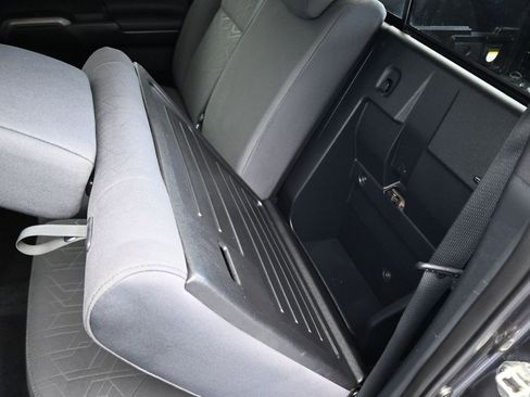 Used 2017 Toyota Tacoma TRD Off-Road image 35