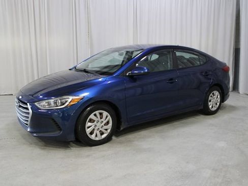 Used 2017 Hyundai Elantra SE FWD image 24