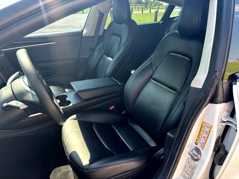 Used 2021 Tesla Model 3 Performance image 14