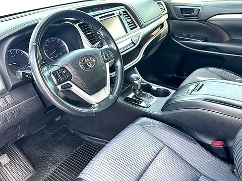 Used 2018 Toyota Highlander Plus image 12