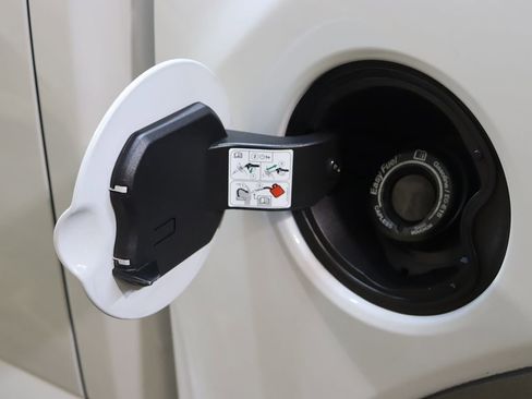 Used 2017 Ford F150 Raptor w/ Equipment Group 802A Luxury image 18