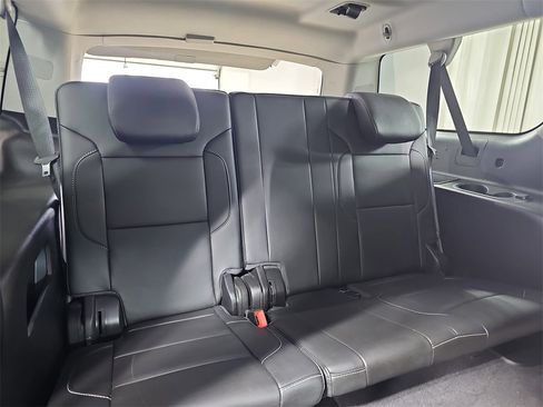 Used 2019 Chevrolet Suburban LT image 15
