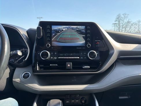 Used 2021 Toyota Highlander XLE image 34