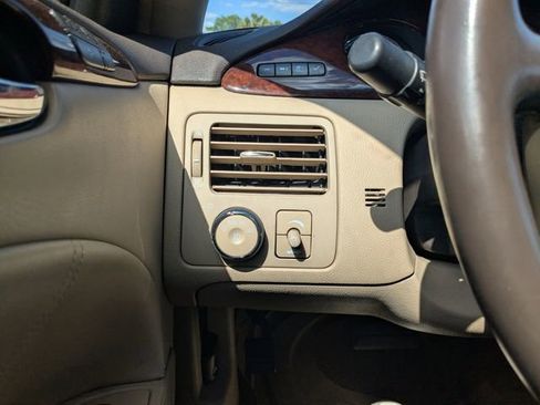 Used 2011 Buick Lucerne CXL w/ Driver Confidence Package image 13