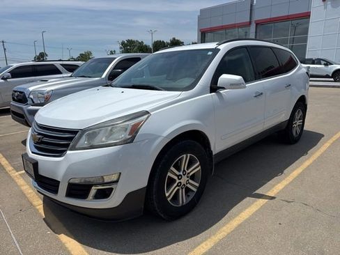 Used 2017 Chevrolet Traverse LT AWD/4WD image 1