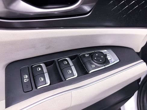 Used 2023 Kia Sorento S w/ Panoramic Sunroof Package image 17