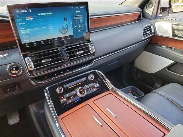 Used 2023 Lincoln Navigator L Reserve AWD/4WD image 20