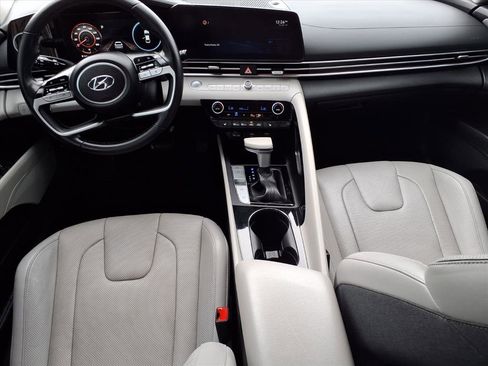 Used 2022 Hyundai Elantra Limited image 5