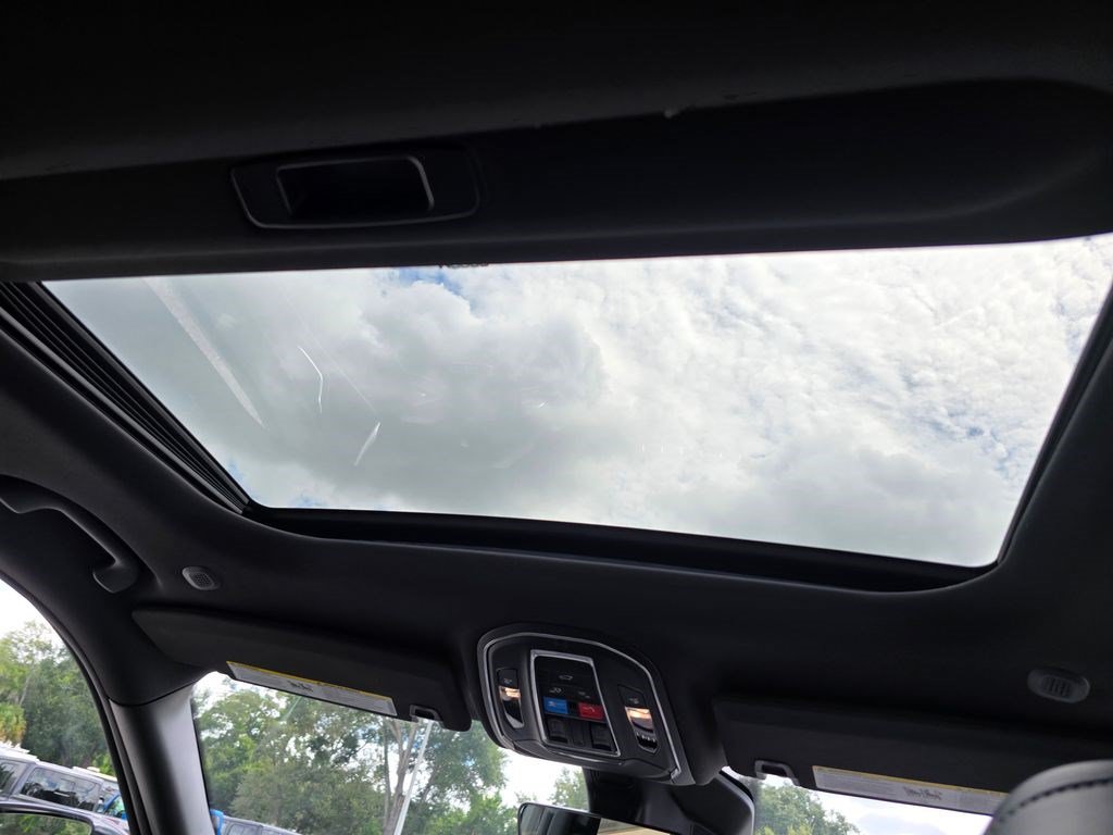 New 2027 Jeep Grand Cherokee Altitude RWD image 35
