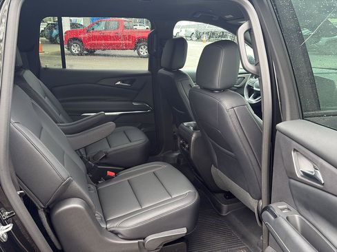Used 2026 Chevrolet Traverse LT w/ Midnight/Sport Edition FWD image 12