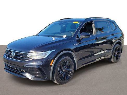Certified 2023 Volkswagen Tiguan SE R-Line FWD image 2