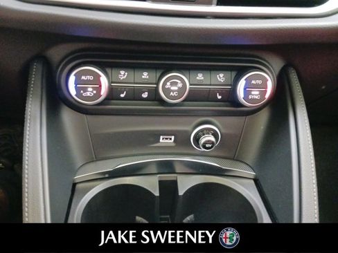 Used 2022 Alfa Romeo Stelvio Veloce image 24