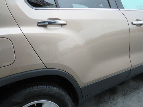 Used 2018 Chevrolet Trax LT w/ LT Convenience Package image 27