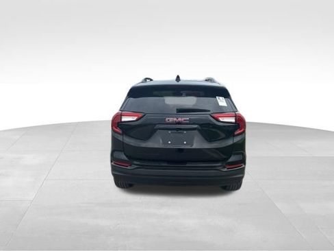 Used 2023 GMC Terrain SLE w/ Driver Convenience Package FWD image 4