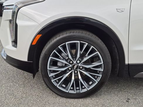 Used 2024 Cadillac XT4 Sport FWD image 10