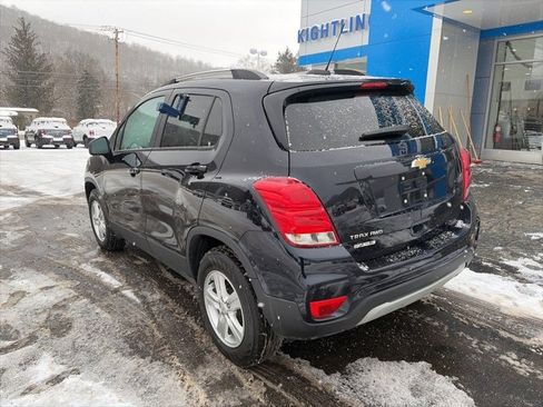Used 2021 Chevrolet Trax LT w/ Premium Seat Package image 5