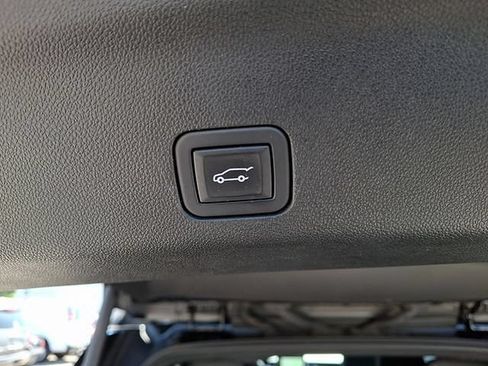 Used 2024 Chevrolet Tahoe High Country w/ Premium Package 2 AWD/4WD image 27