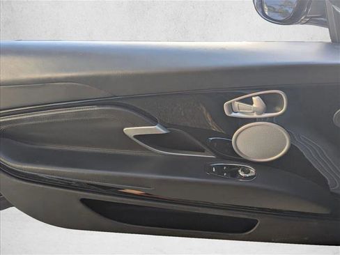 Used 2020 Aston Martin DB11 Volante image 9