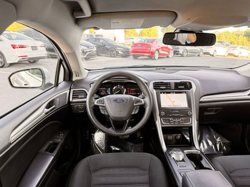 Used 2019 Ford Fusion SE FWD image 23