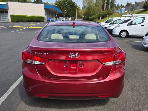 Used 2013 Hyundai Elantra GLS FWD image 6
