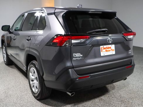 Used 2024 Toyota RAV4 LE AWD/4WD image 9