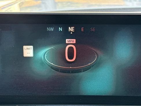 Used 2025 Ford Expedition Max Active image 32