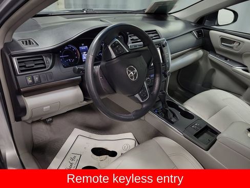 Used 2016 Toyota Camry XLE w/ Moonroof Package image 13