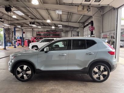 Used 2019 Volvo XC40 T5 Momentum