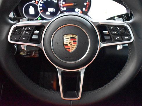 Used 2020 Porsche Panamera image 16