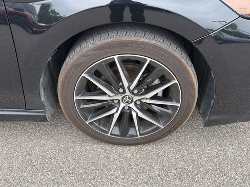 Used 2022 Toyota Camry SE w/ Cold Weather Package FWD image 23