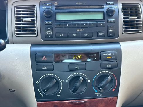 Used 2005 Toyota Corolla S image 30