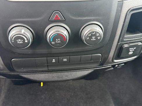 Used 2018 RAM 1500 SLT image 24