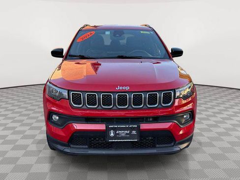 Used 2024 Jeep Compass Latitude AWD/4WD image 8