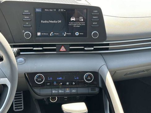 New 2025 Hyundai Elantra SEL image 27