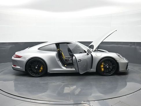 Certified 2018 Porsche 911 GT3 RWD image 29