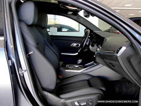Used 2020 BMW 330i Sedan w/ Convenience Package image 27