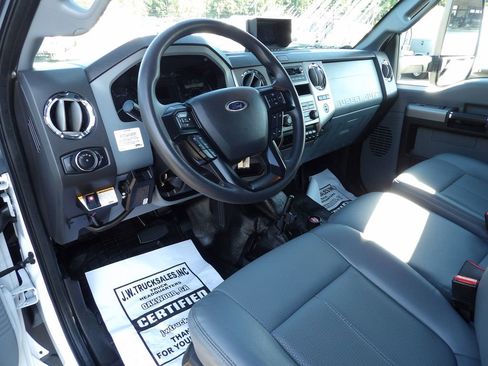 Used 2023 Ford F750 2WD Crew Cab Super Duty image 28