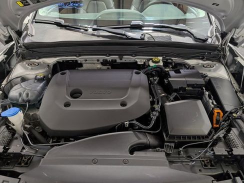 Used 2024 Volvo XC40 B5 Ultimate w/ Protection Package Premier image 31