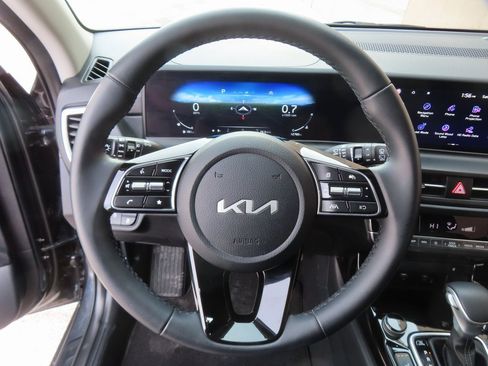 Used 2024 Kia Seltos EX image 19