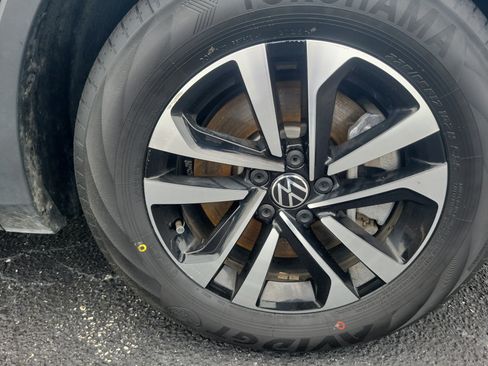 Used 2023 Volkswagen Tiguan S FWD image 9