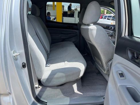 Used 2011 Toyota Tacoma PreRunner w/ SR5 Pkg #2 RWD image 10