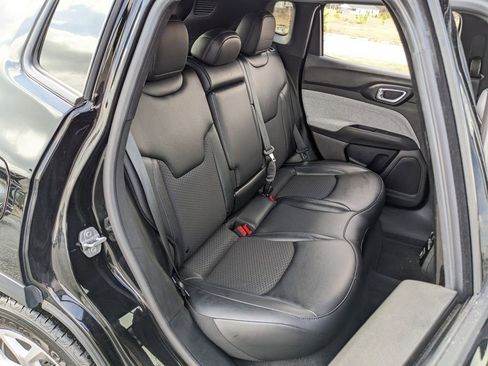 Certified 2025 Jeep Compass Latitude image 46