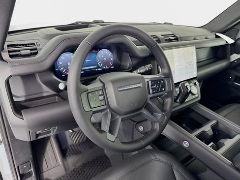 Used 2026 Land Rover Defender 110 X-Dynamic SE image 9
