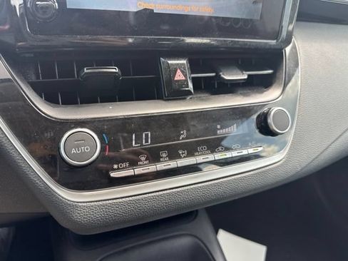 Used 2025 Toyota Corolla LE FWD image 11