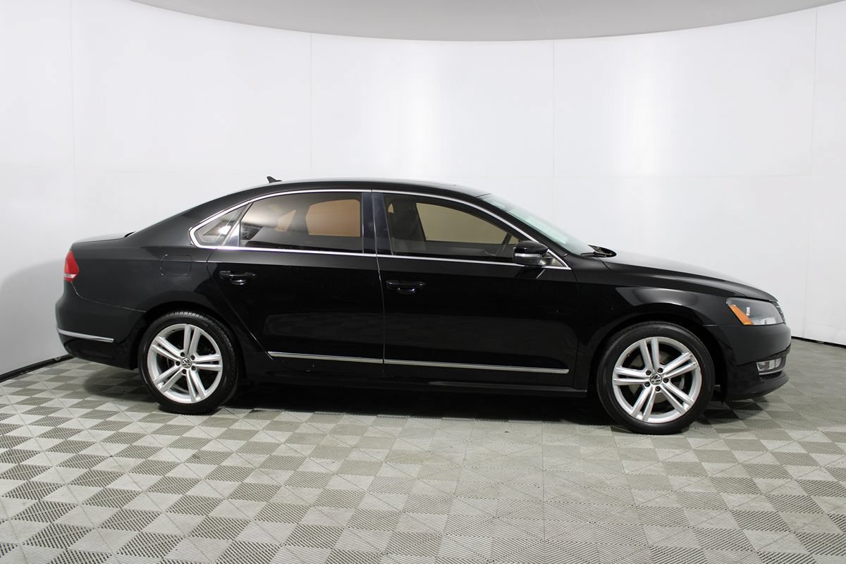 Used 2015 Volkswagen Passat 1.8T SE FWD image 30